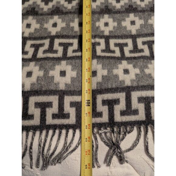 Tumi Alpaca Wool Blanket 51in‎ x62 in Gray Throw Southwestern Aztec Fringed Peru - Picture 4 of 6